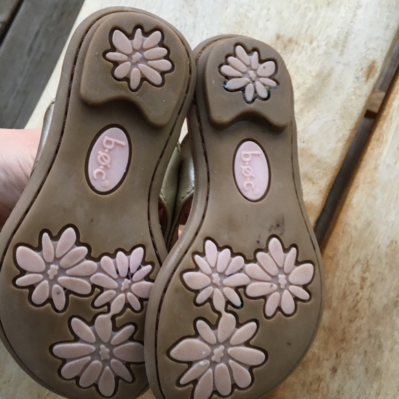 Buy☝️get☝️Toms Blue jean slip on’s & B.O.C sandals - Picture 2 of 8